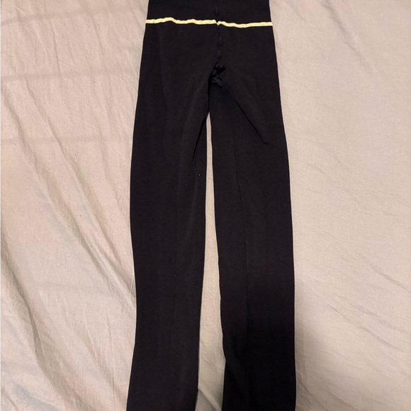 sheertex Pants - Classic Black Leggings for Everyday Comfort